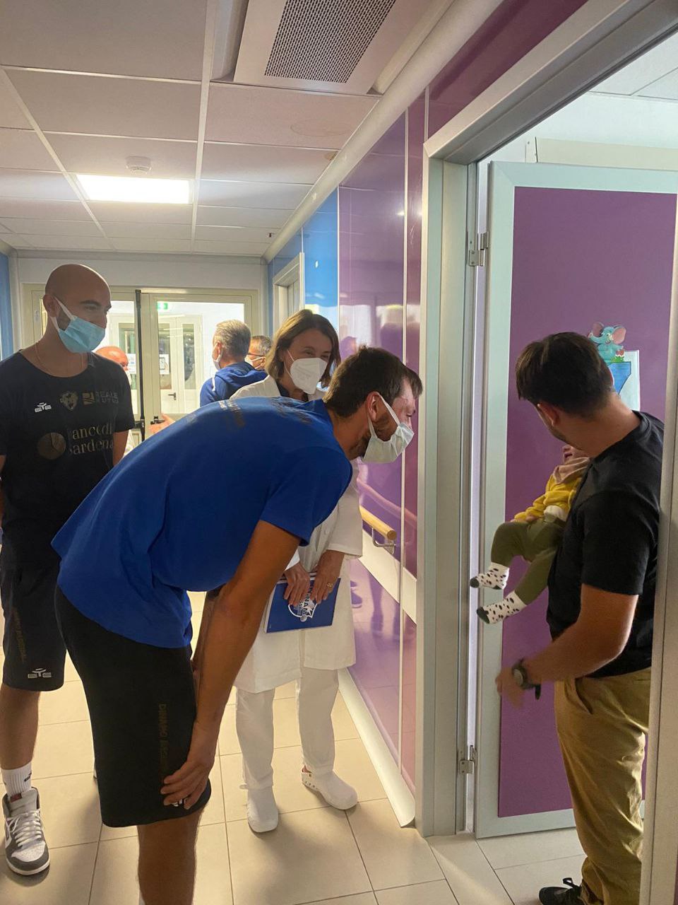 I Giganti buoni in visita alla Pediatria dell’Ospedale San Francesco I Giganti buoni in visita alla Pediatria dell’Ospedale San Francesco