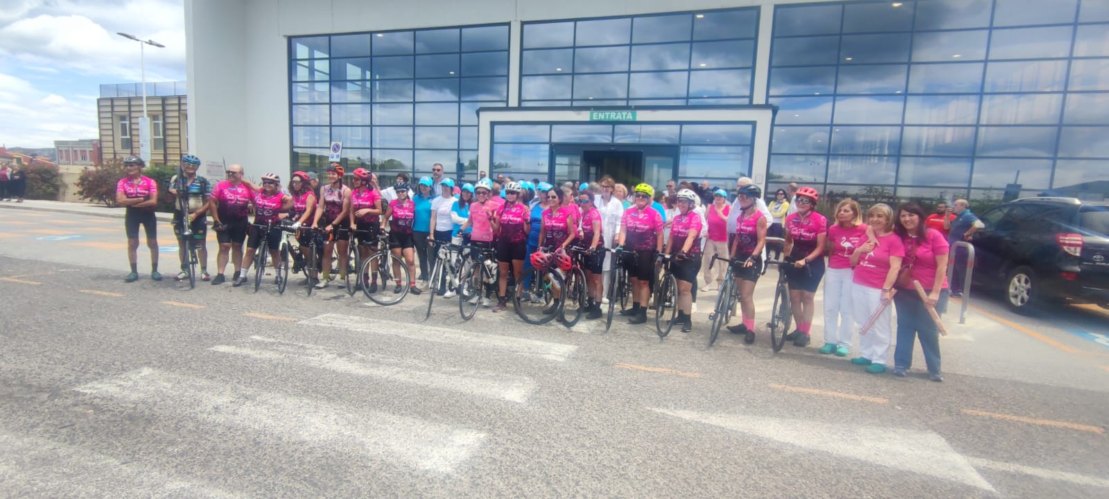 In bici contro il cancro: tappa nuorese delle Pink Flamingos In bici contro il cancro: tappa nuorese delle Pink Flamingos