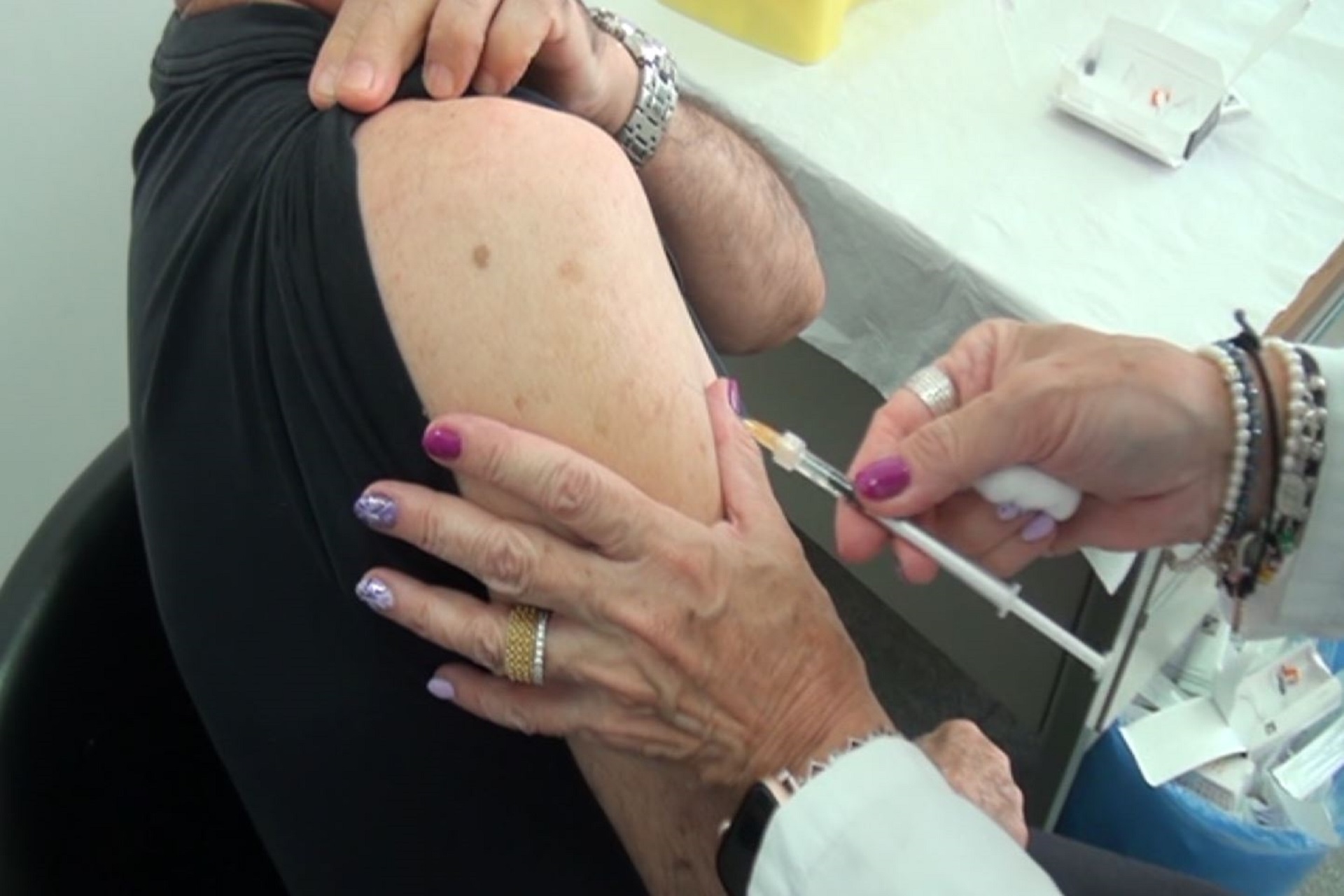 Vaccinazione Covid 19 2025-2026. Modalità di prenotazione Vaccinazione Covid 19 2025-2026. Modalità di prenotazione